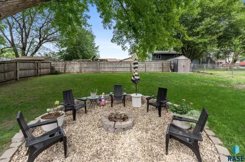 Exterior - 4416 E Oak St, Sioux Falls, SD 57103 photo 4 of 14