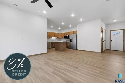 2804 S Broek Dr, Sioux Falls, SD 57106
