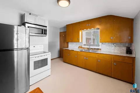 Kitchen - 276 E 3rd St, Parker, SD 57053 photo 2 of 2