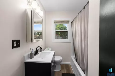 Bath - 276 E 3rd St, Parker, SD 57053 photo 1 of 1