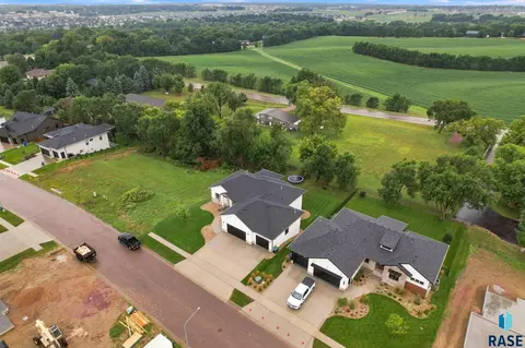 View/Area - 8032 E Norway Pine Trl, Sioux Falls, SD 57110 photo 5 of 5