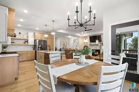 Dining - 8032 E Norway Pine Trl, Sioux Falls, SD 57110 photo 3 of 3