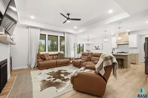 Living - 8032 E Norway Pine Trl, Sioux Falls, SD 57110 photo 2 of 3