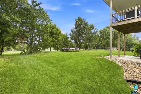 Exterior - 8032 E Norway Pine Trl, Sioux Falls, SD 57110 photo 6 of 9