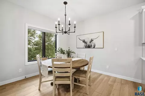 Dining - 8032 E Norway Pine Trl, Sioux Falls, SD 57110 photo 2 of 3