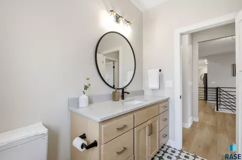 Bath - 8032 E Norway Pine Trl, Sioux Falls, SD 57110 photo 4 of 4