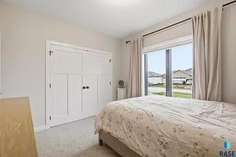 Bedroom - 8032 E Norway Pine Trl, Sioux Falls, SD 57110 photo 5 of 10