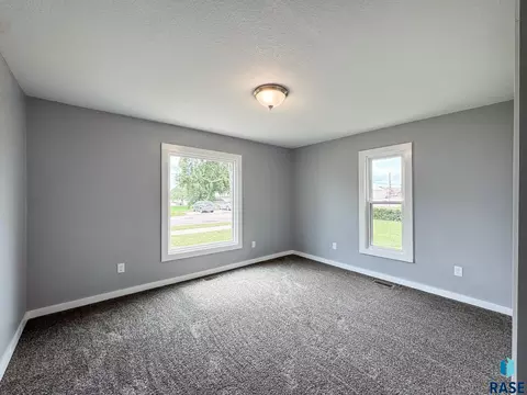 Bedroom - 422 E 4th St, Canton, SD 57013 photo 1 of 4