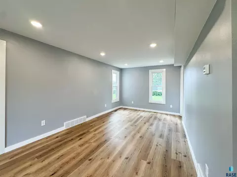 Living - 422 E 4th St, Canton, SD 57013 photo 4 of 5