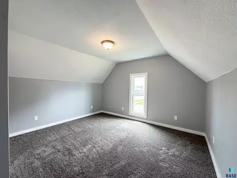 Bedroom - 422 E 4th St, Canton, SD 57013 photo 3 of 4