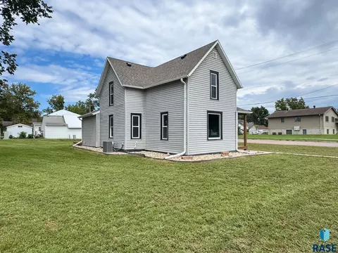 Other - 422 E 4th St, Canton, SD 57013 photo 5 of 7