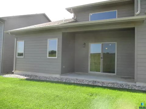 Exterior - 7426 E 45 St, Sioux Falls, SD 57110 photo 1 of 2