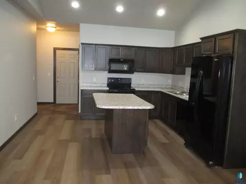 Kitchen - 7426 E 45 St, Sioux Falls, SD 57110 photo 2 of 2