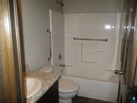 Bath - 7426 E 45 St, Sioux Falls, SD 57110 photo 3 of 3