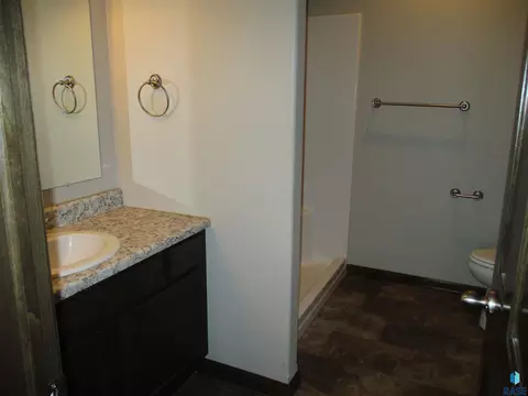 Bath - 7426 E 45 St, Sioux Falls, SD 57110 photo 1 of 3
