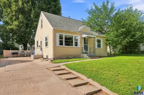 Exterior - 1509 E 25th St, Sioux Falls, SD 57105 photo 1 of 4