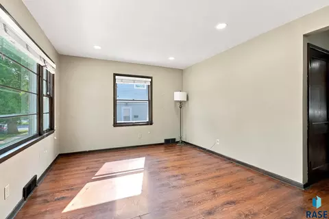 Living - 1509 E 25th St, Sioux Falls, SD 57105 photo 3 of 3