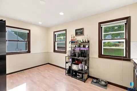 Kitchen - 1509 E 25th St, Sioux Falls, SD 57105 photo 3 of 3