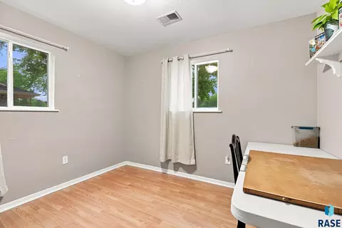 Bedroom - 3000 E 21st St, Sioux Falls, SD 57103 photo 4 of 4