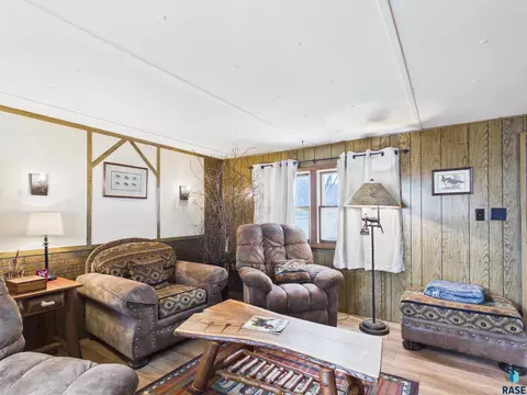Living - 23318 421st Ave, Fedora, SD 57337 photo 2 of 3