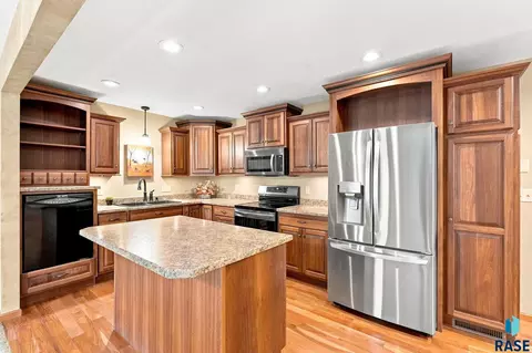 Kitchen - 1311 E 54th St, Sioux Falls, SD 57103 photo 2 of 3