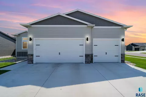 Exterior - 5301 E Lumin St, Sioux Falls, SD 57108 photo 2 of 10