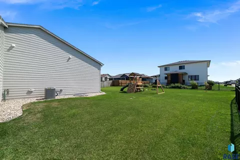 Exterior - 5301 E Lumin St, Sioux Falls, SD 57108 photo 10 of 10