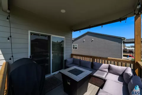 Exterior - 5301 E Lumin St, Sioux Falls, SD 57108 photo 3 of 10