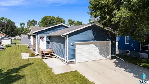 Exterior - 403 S 3rd St, Beresford, SD 57004 photo 1 of 9