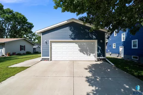Other - 403 S 3rd St, Beresford, SD 57004 photo 3 of 18