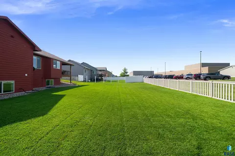 Exterior - 1005 N Cole Ave, Tea, SD 57064 photo 12 of 13