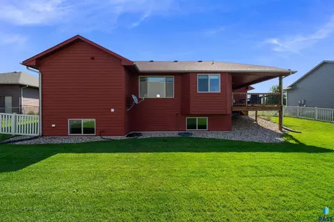 Exterior - 1005 N Cole Ave, Tea, SD 57064 photo 5 of 13