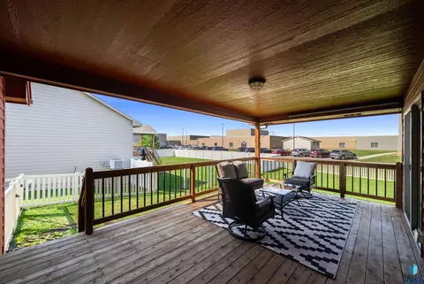 Exterior - 1005 N Cole Ave, Tea, SD 57064 photo 6 of 13