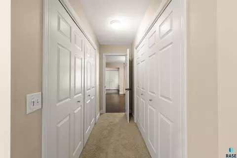 Entry Way - 2303 E Beacon Pl #2, Sioux Falls, SD 57103 photo 2 of 3