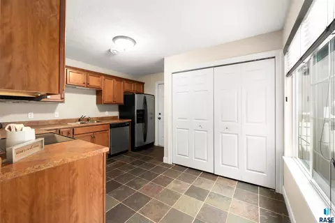 Other - 2303 E Beacon Pl #2, Sioux Falls, SD 57103 photo 3 of 17