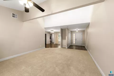 Living - 2303 E Beacon Pl #2, Sioux Falls, SD 57103 photo 4 of 5
