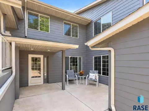 Exterior - 2303 E Beacon Pl #2, Sioux Falls, SD 57103 photo 2 of 5
