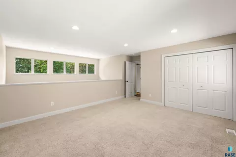 Bedroom - 2303 E Beacon Pl #2, Sioux Falls, SD 57103 photo 5 of 7