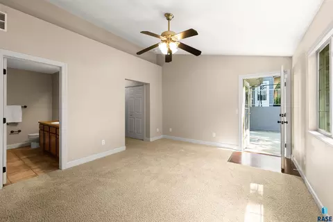 Bedroom - 2303 E Beacon Pl #2, Sioux Falls, SD 57103 photo 3 of 7
