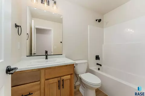 Bath - 116 S Freshwater Ave, Brandon, SD 57005 photo 2 of 2