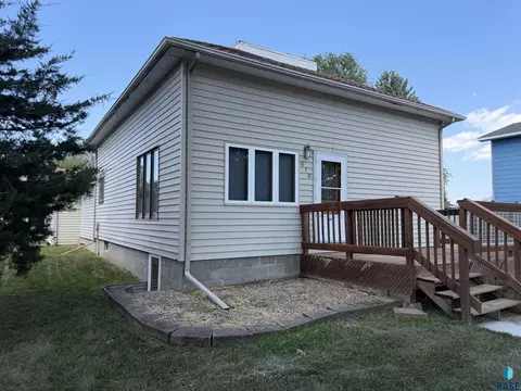 Exterior - 610 E 3rd St, Bridgewater, SD 57319 photo 7 of 7