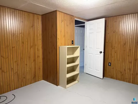Bedroom - 610 E 3rd St, Bridgewater, SD 57319 photo 5 of 6