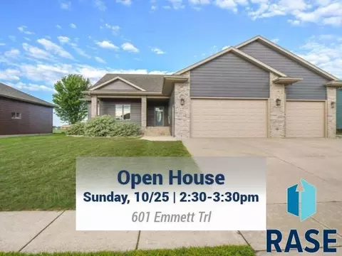601 Emmett Trl, Harrisburg, SD 57032