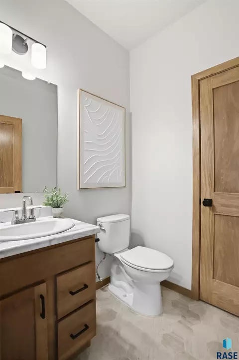 Bath - 6211 S Ruby Jean Pl, Sioux Falls, SD 57108 photo 1 of 3