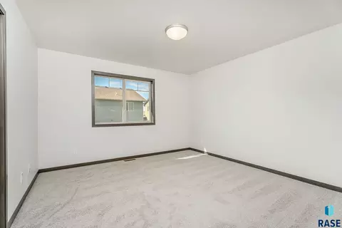 Bedroom - 3919 E Iron Bridge Pl, Sioux Falls, SD 57108 photo 6 of 7