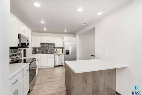 Kitchen - 3919 E Iron Bridge Pl, Sioux Falls, SD 57108 photo 1 of 3