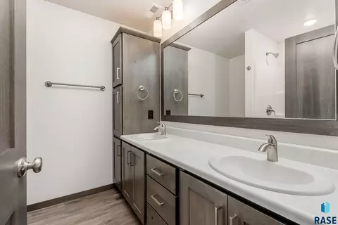 Bath - 3919 E Iron Bridge Pl, Sioux Falls, SD 57108 photo 1 of 3