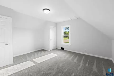 Bedroom - 403 E Farmer Ave, Howard, SD 57349 photo 5 of 11