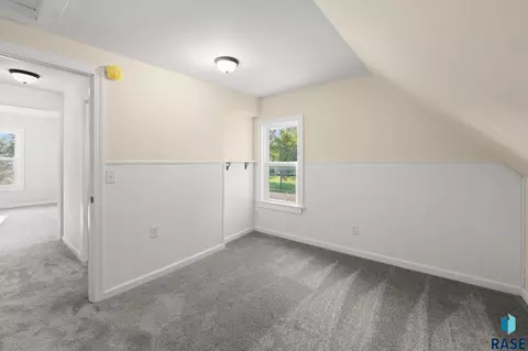 Bedroom - 403 E Farmer Ave, Howard, SD 57349 photo 9 of 11