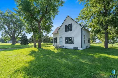 Other - 403 E Farmer Ave, Howard, SD 57349 photo 2 of 25